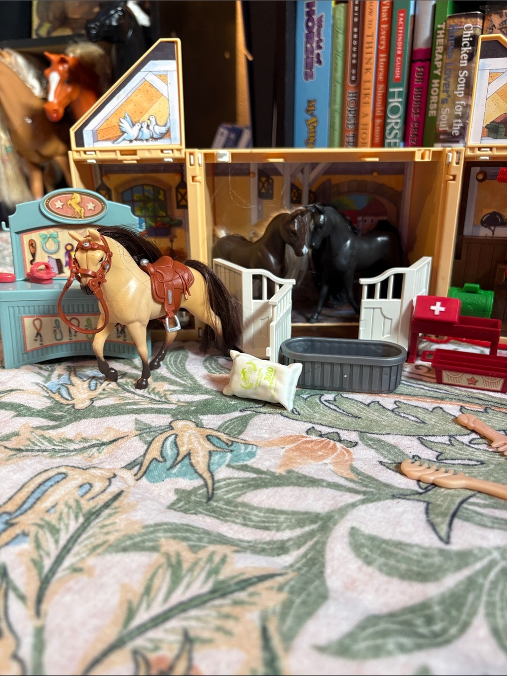 “Royal Breeds” Stable Playset with Horses and Accessories